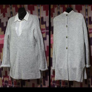 POINT SUR Solid Gray V-Neck Sweater